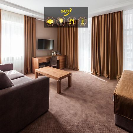 Crystal Hotel Киев Екстериор снимка