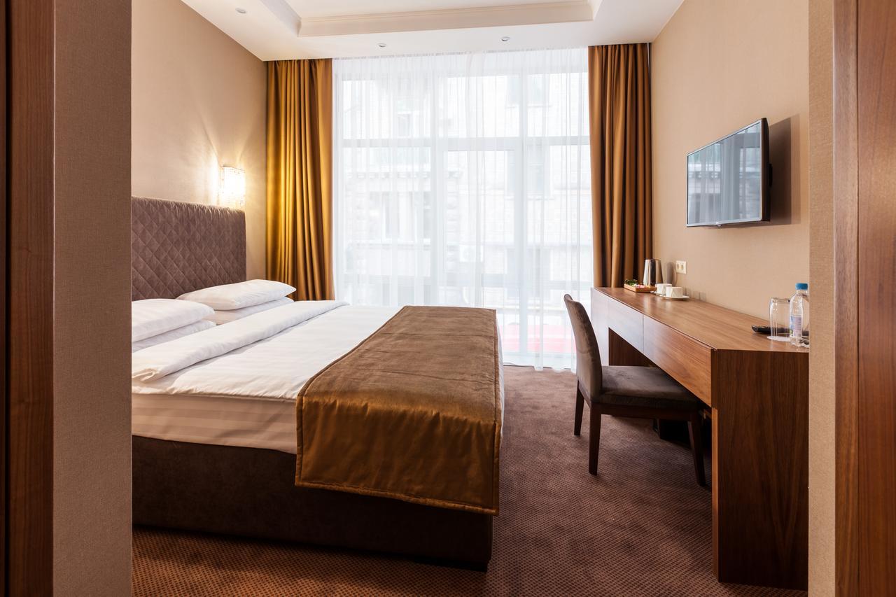 Crystal Hotel Киев Екстериор снимка