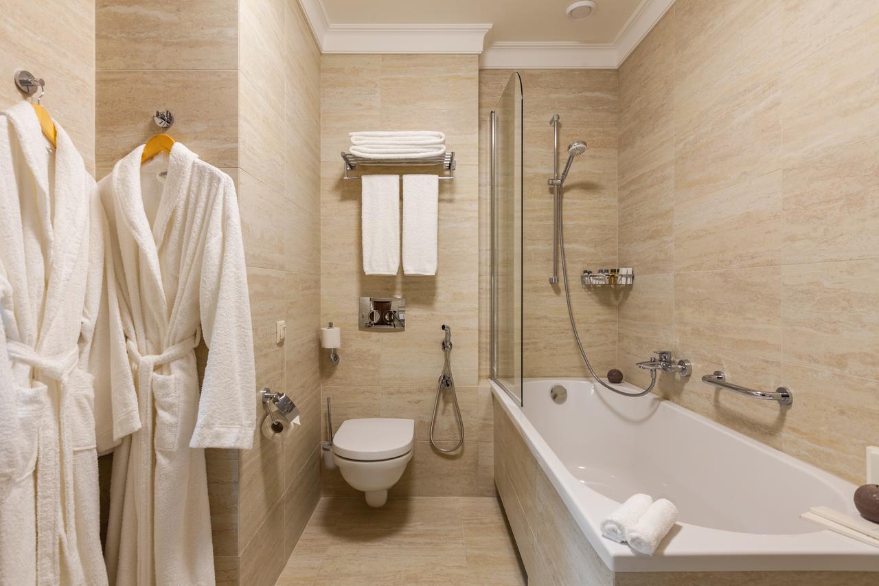 Crystal Hotel Киев Екстериор снимка