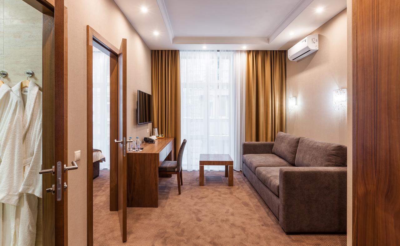 Crystal Hotel Киев Екстериор снимка