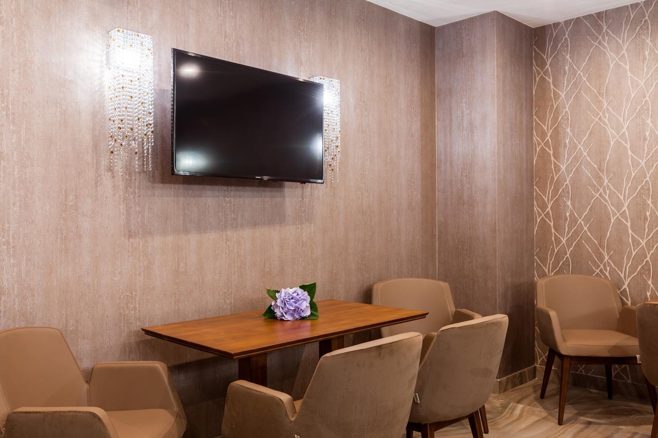 Crystal Hotel Киев Екстериор снимка