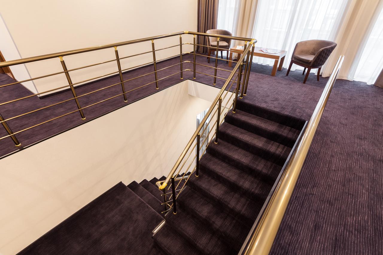 Crystal Hotel Киев Екстериор снимка