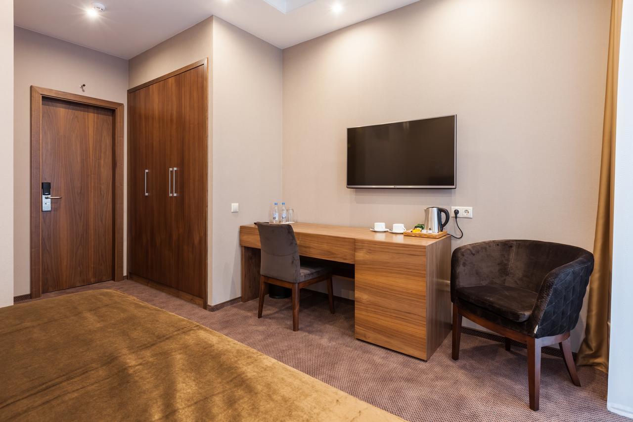 Crystal Hotel Киев Екстериор снимка