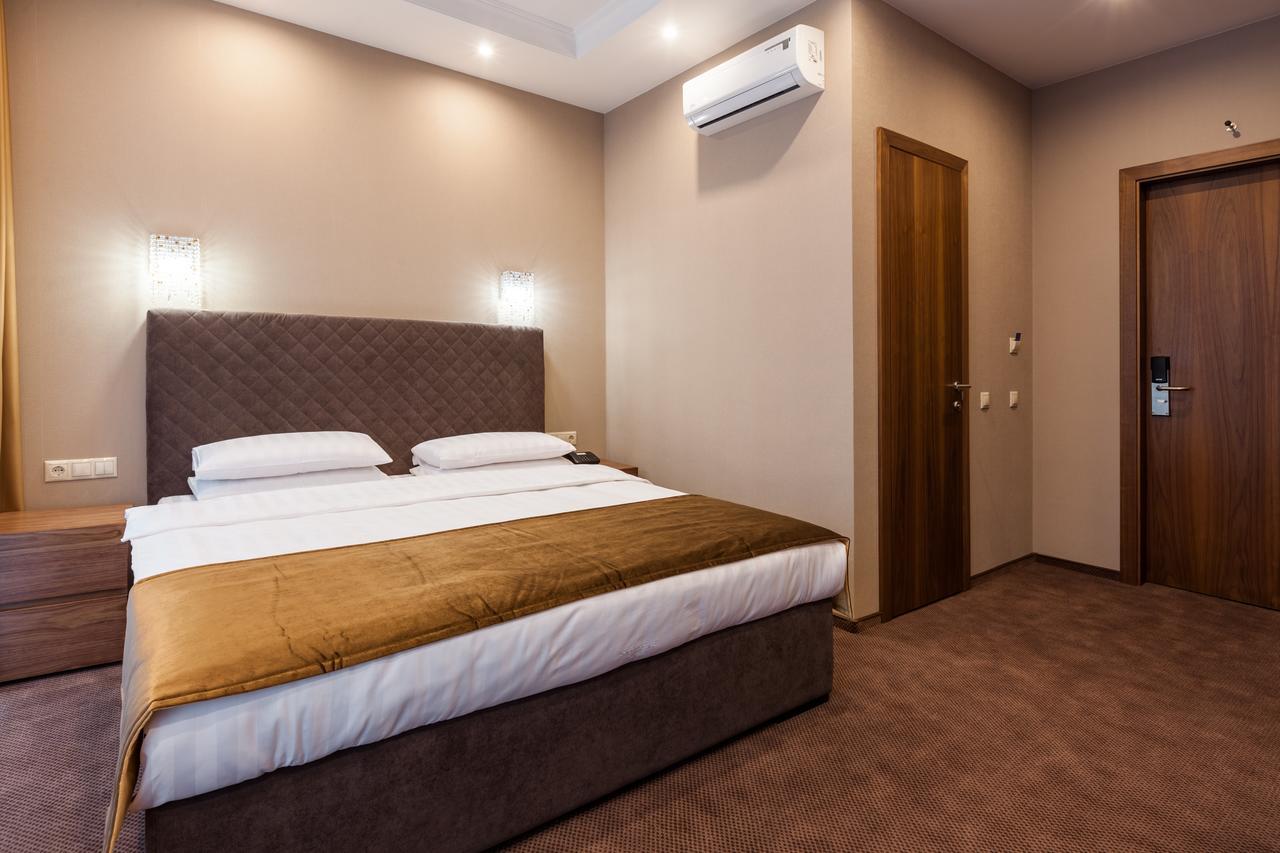 Crystal Hotel Киев Екстериор снимка