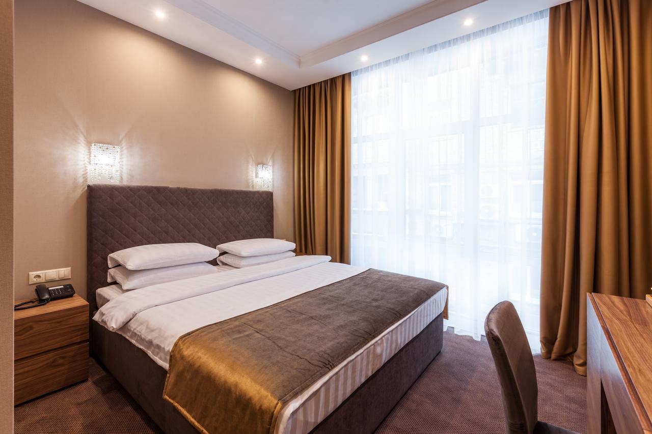 Crystal Hotel Киев Екстериор снимка