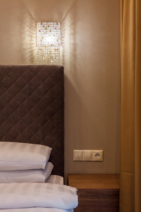 Crystal Hotel Киев Екстериор снимка