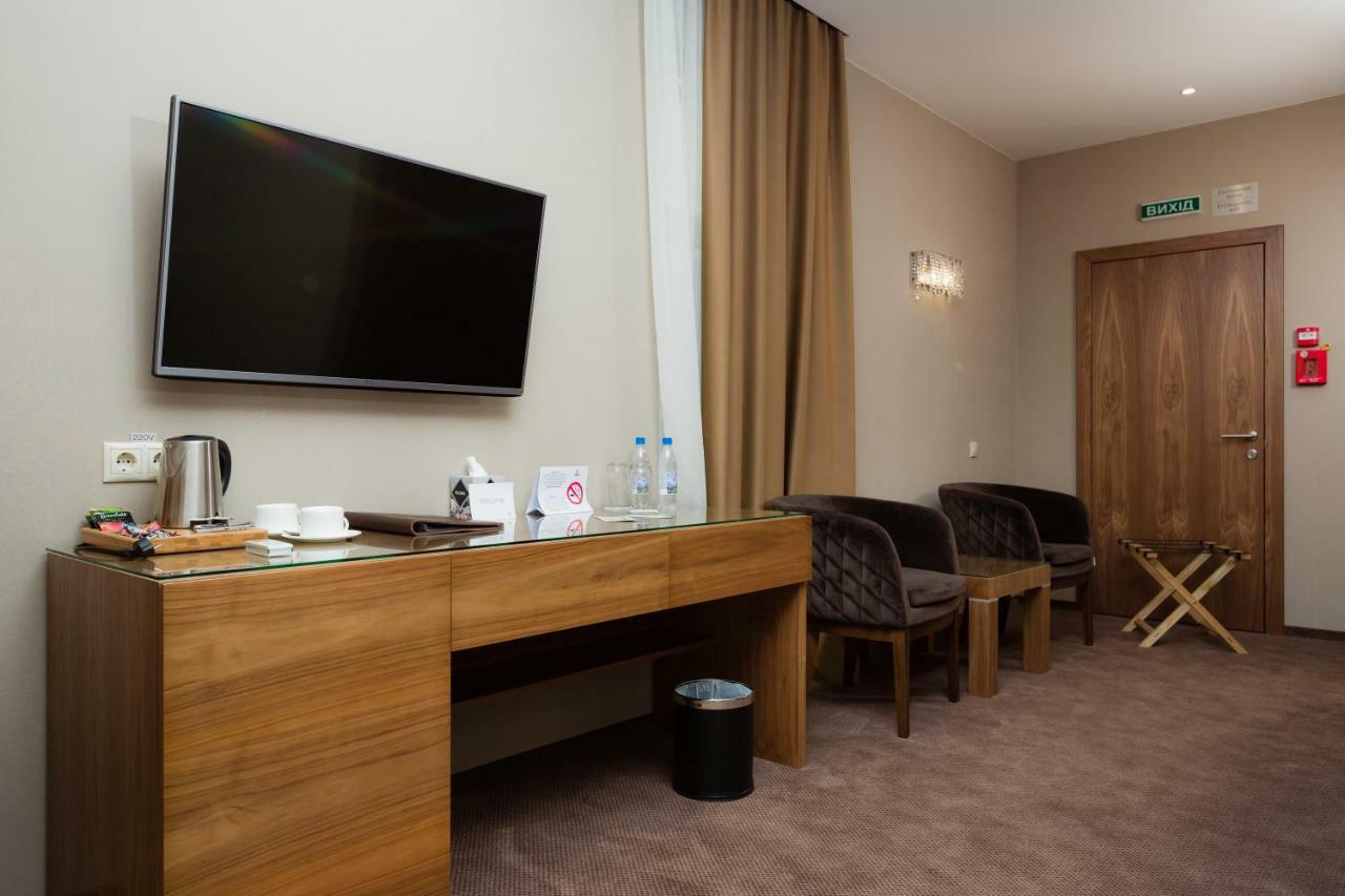 Crystal Hotel Киев Екстериор снимка