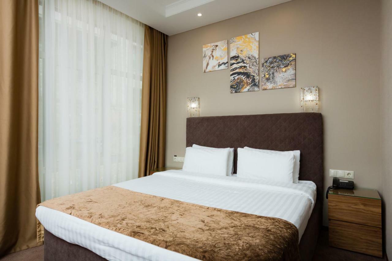 Crystal Hotel Киев Екстериор снимка