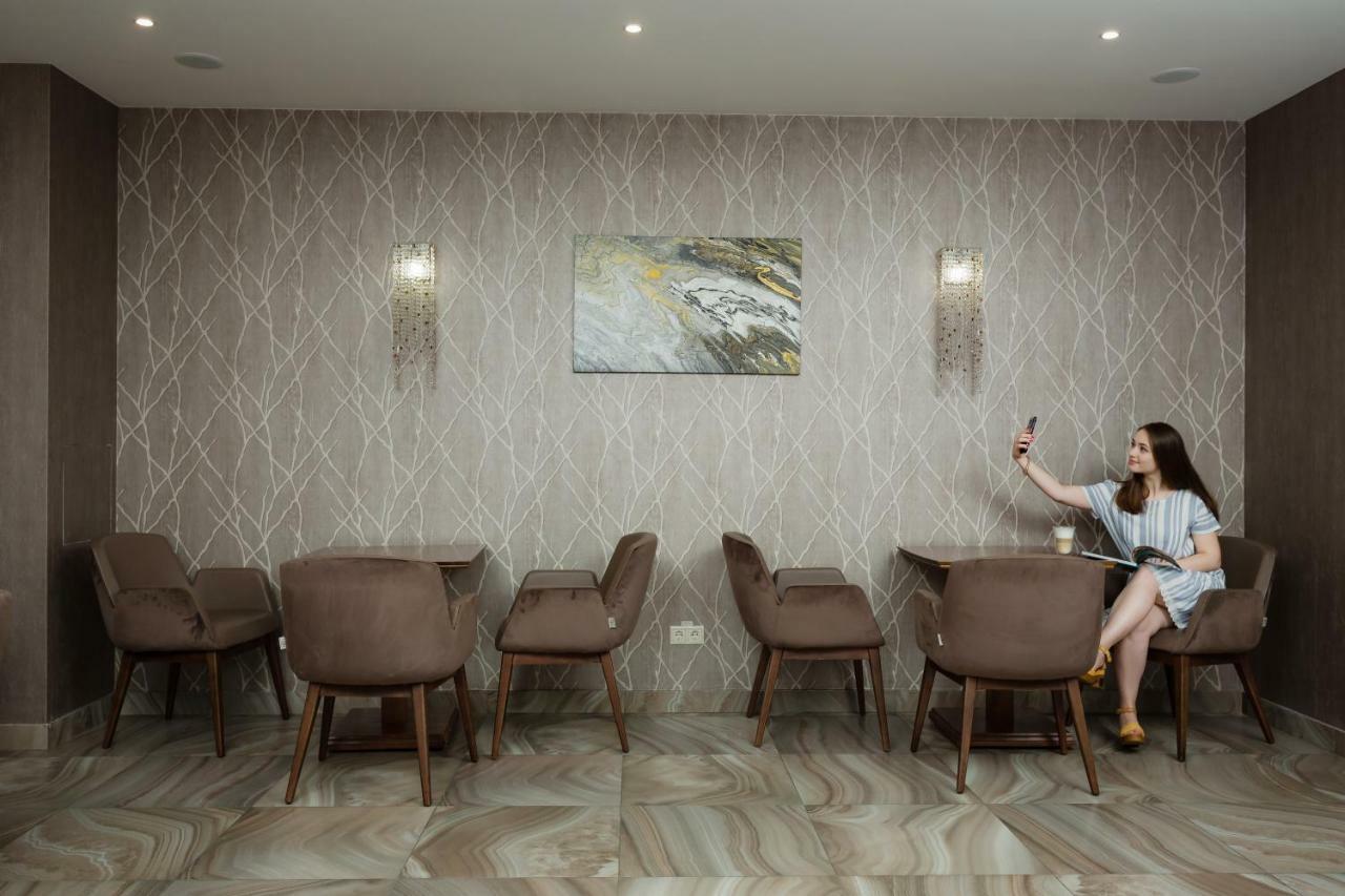 Crystal Hotel Киев Екстериор снимка